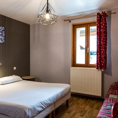 Hotel Le Charmagit à La Roche-sur-Foron Extérieur photo