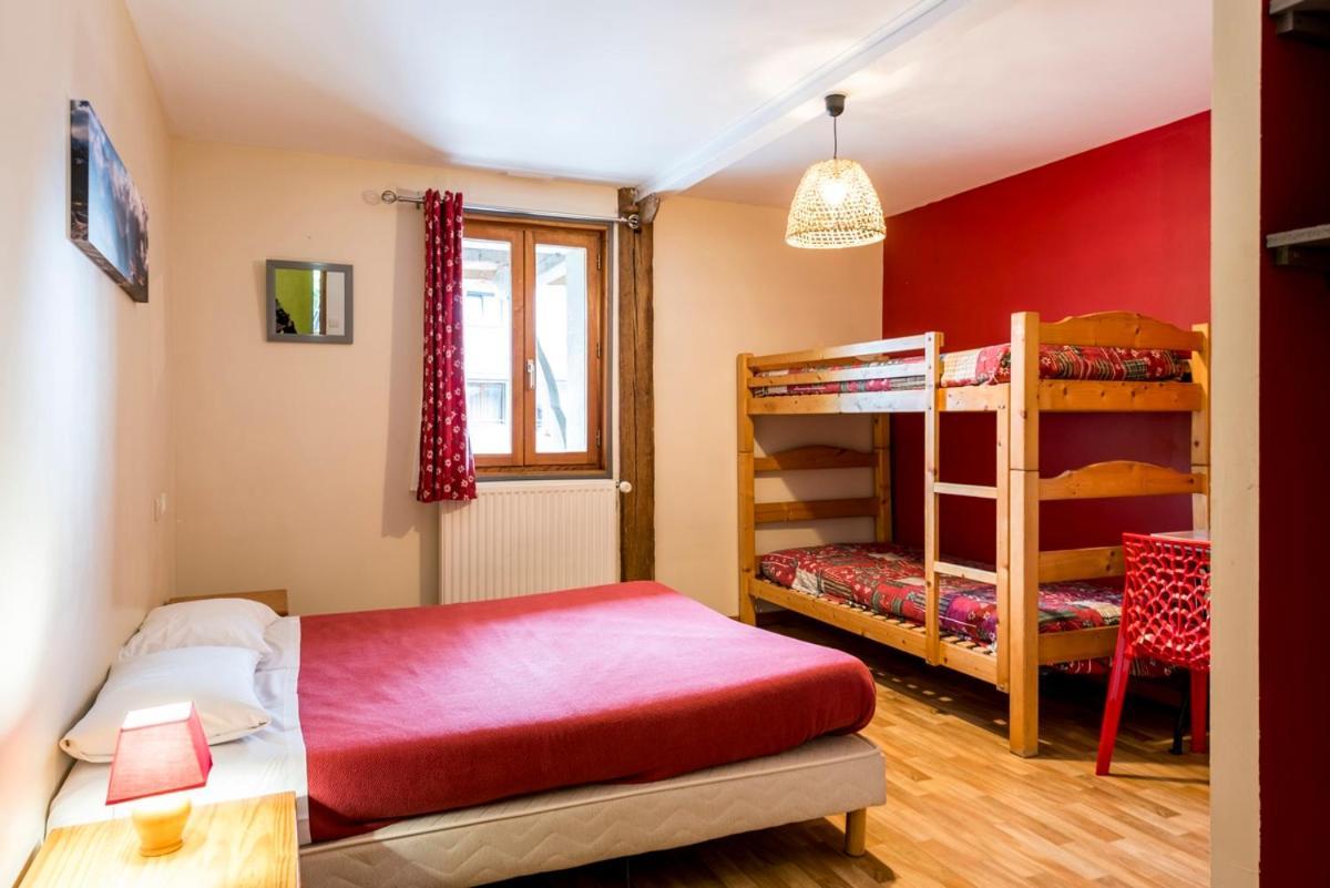 Hotel Le Charmagit à La Roche-sur-Foron Extérieur photo
