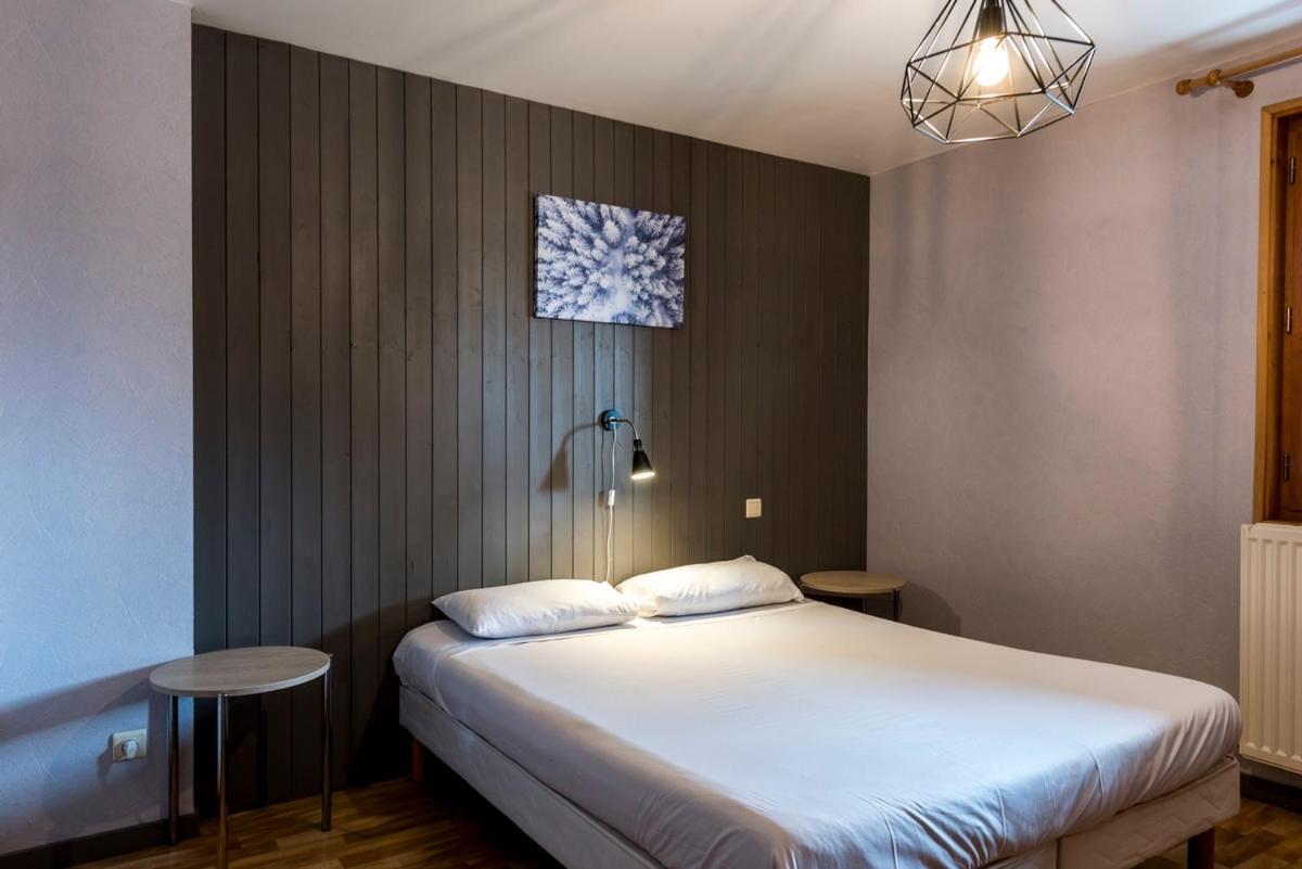 Hotel Le Charmagit à La Roche-sur-Foron Extérieur photo